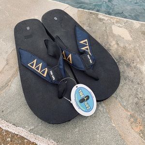 New Tri Delta Toe Goz flip flops